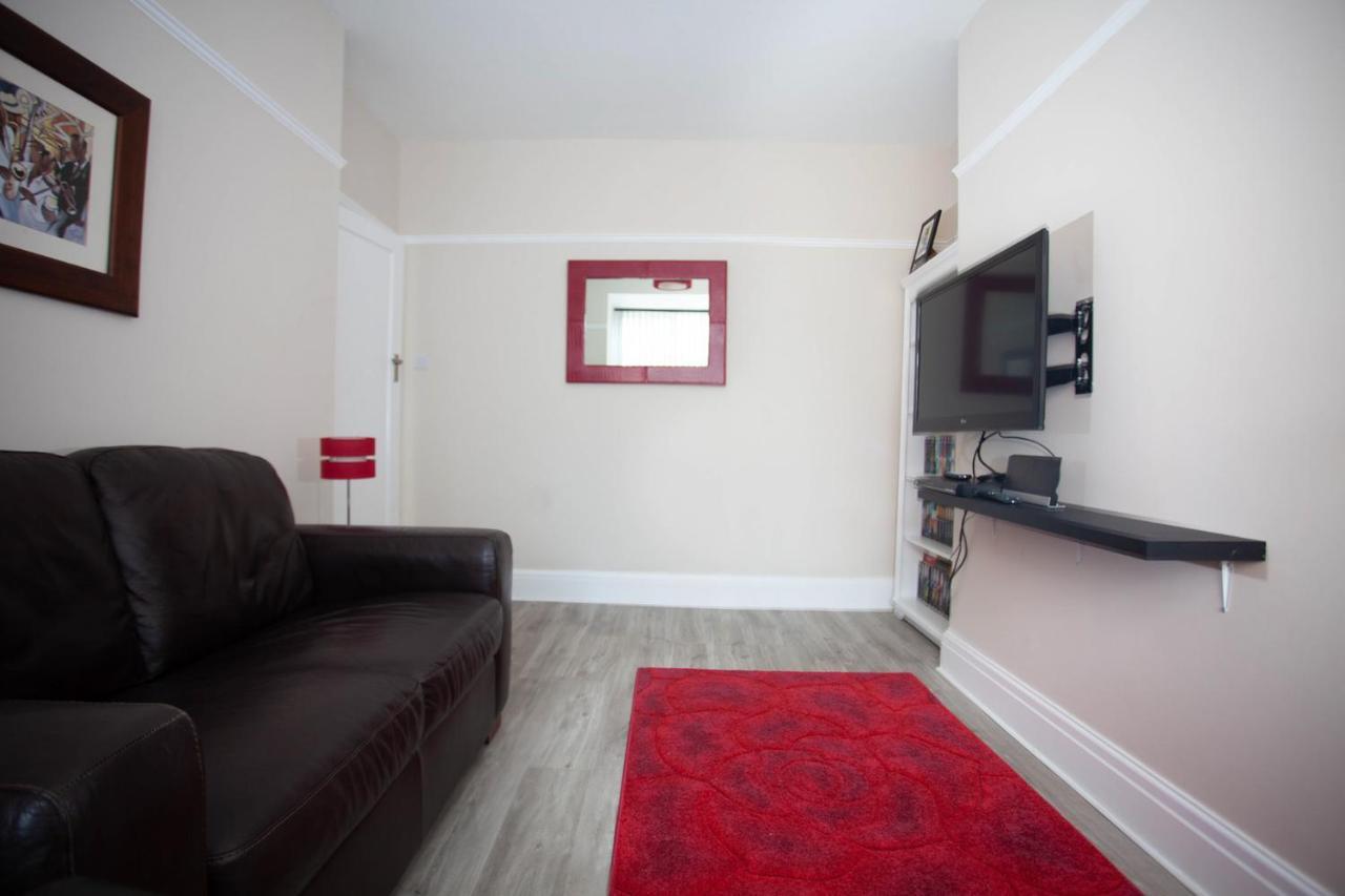 Quiet Residence Close To M6 Preston Samlesbury エクステリア 写真
