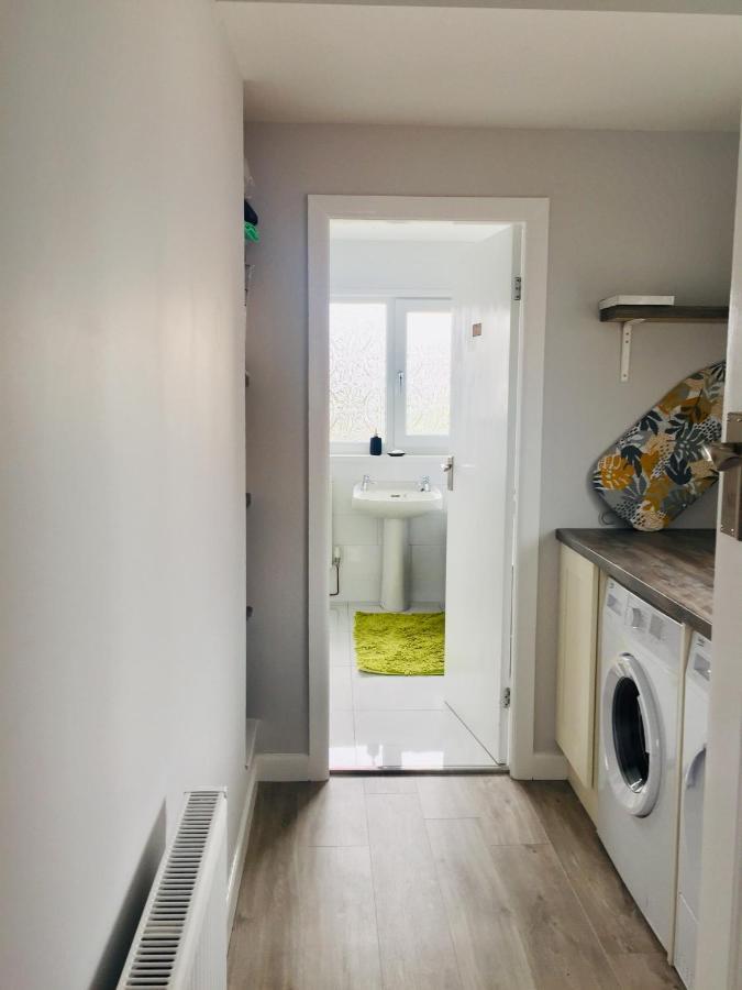 Quiet Residence Close To M6 Preston Samlesbury エクステリア 写真
