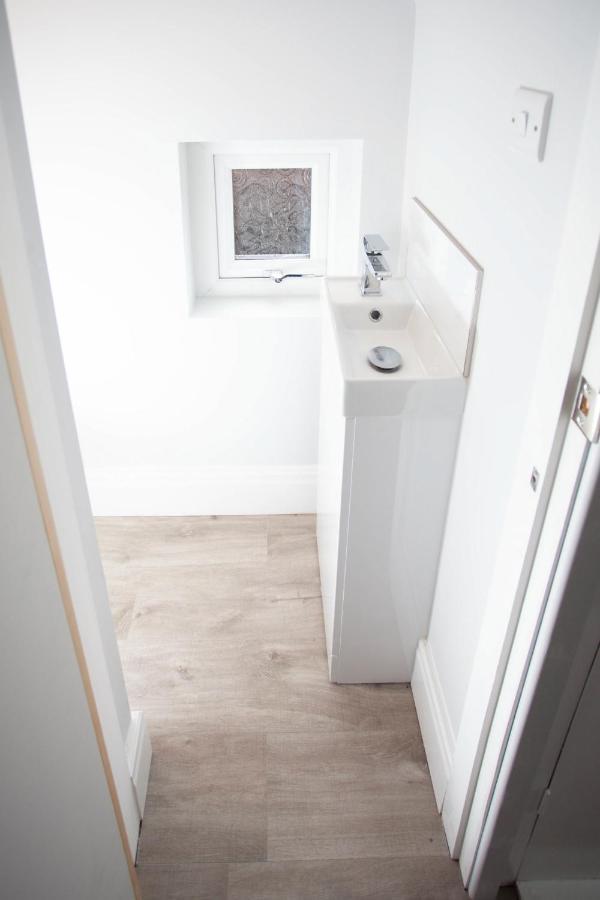 Quiet Residence Close To M6 Preston Samlesbury エクステリア 写真